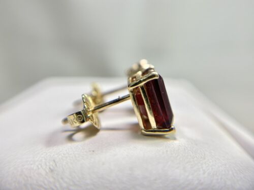 Vintage 10k Yellow Gold Emerald Cut Dark Red Rhodolite Garnet Stud Earrings