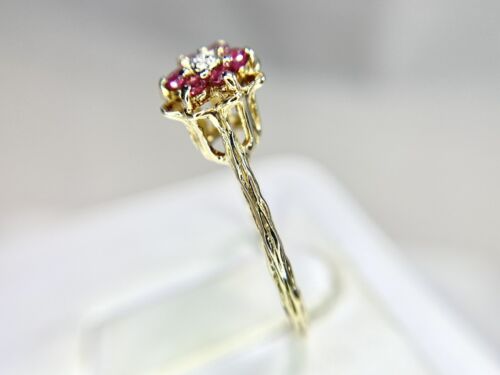 Vintage 10k Yellow Gold Natural Round Red Ruby Diamond Flower Ring