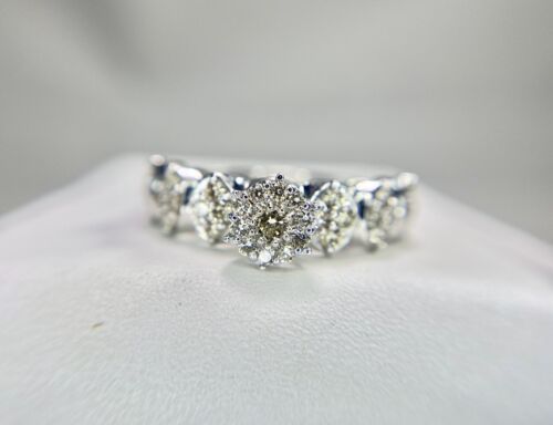 18k White Gold Natural Round Brilliant Diamond Cluster Engagement Ring 1/2 ct