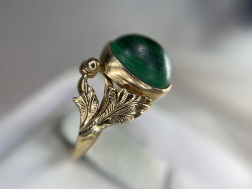 Vintage Russian 14k Yellow Gold Oval Shape Green Malachite Leaf Cocktail Ring