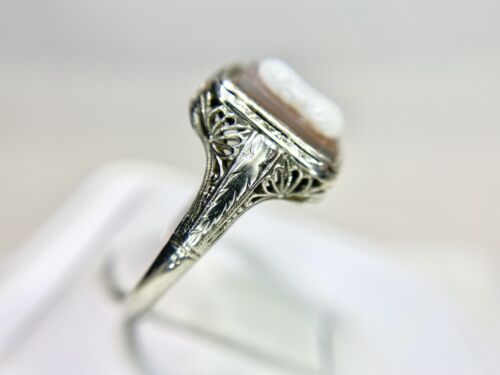 Art Deco 18k White Gold Cameo Lady Silhouette Filigree Small Cocktail Ring