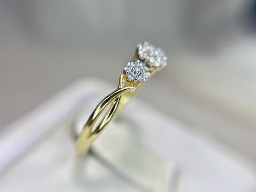 10k Yellow Gold Designed Round Brilliant Diamond Flower Set Cluster Diamond Ring