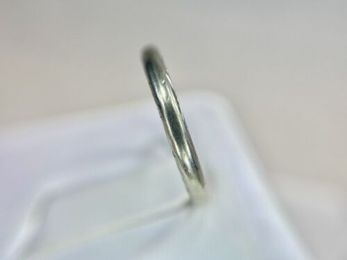 Vintage Art Deco Signed 18k White Gold Engraved Round Wedding Band Ring