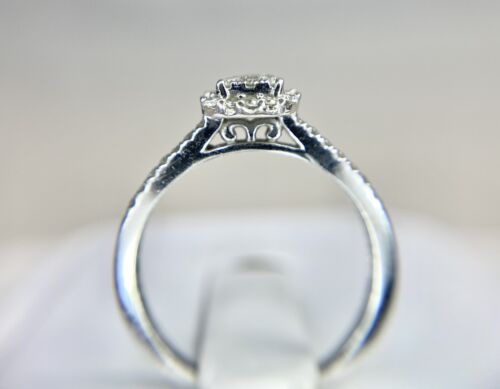 10k White Gold Natural Round Brilliant Diamond Cluster Halo Engagement Ring