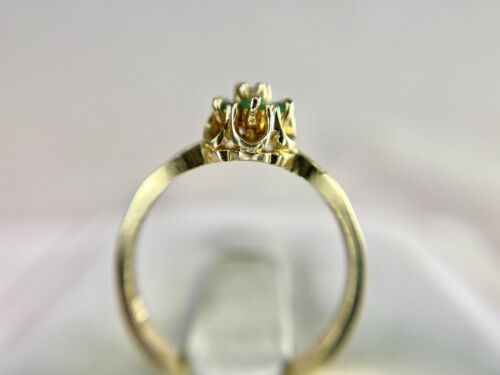 Vintage 14k Yellow Gold Natural Round Diamond Green Emerald Small Cocktail Ring