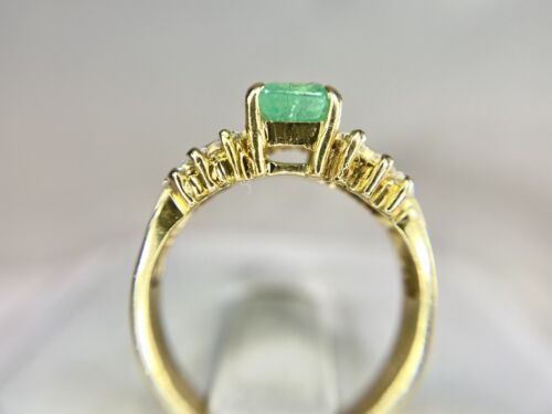 Vintage 18k Yellow Gold Signed Natural Green Emerald Round Diamond Cocktail Ring