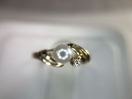 Vintage 14k Yellow Gold White Round Cultured Pearl Diamond Solitaire Small Ring 