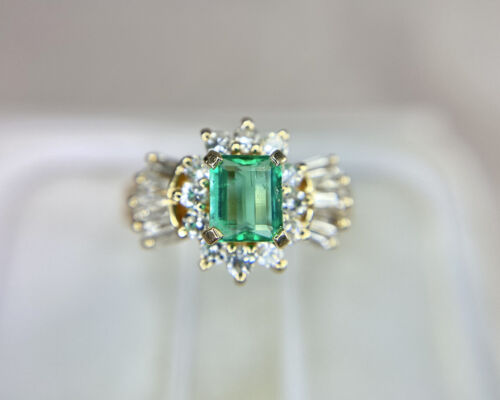 Vintage 14k Yellow Gold Natural Green Emerald Baguette Cut Round Diamond Ring