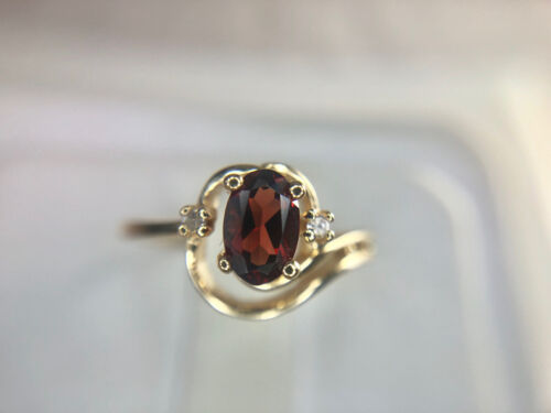 Vintage 10k Yellow Gold Oval Rhodolite Garnet Round Single Cut Diamond Ring