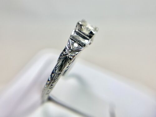 Vintage Art Deco 18k White Gold Natural Round Diamond Engraved Engagement Ring