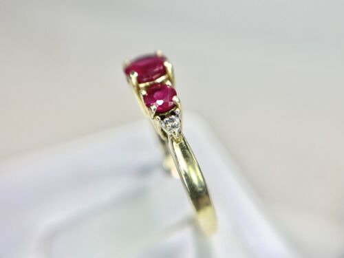 Vintage Estate 10k Yellow Gold Synthetic Red Ruby Round Diamond Classic Ring