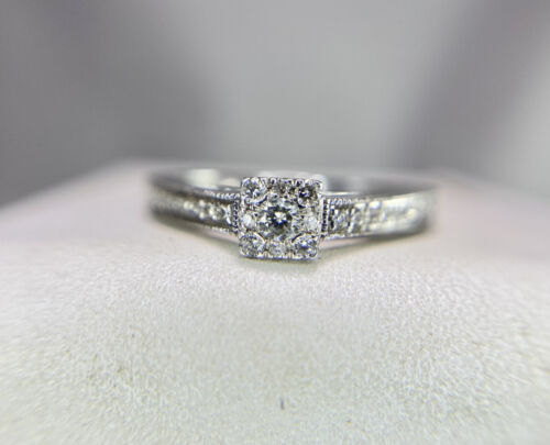 10k White Gold Natural Round Brilliant Diamond Cluster Set Halo Engagement Ring