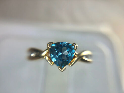 Vintage 10k Yellow Gold Trillion Shape Blue Topaz Round Diamond Ring