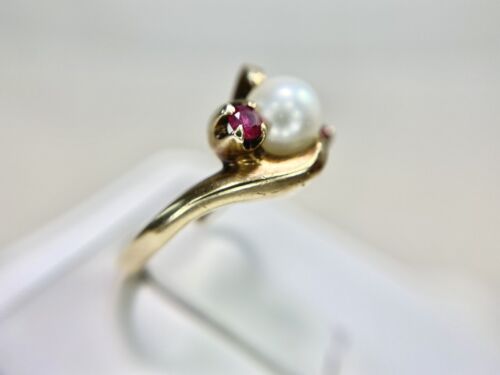 Vintage 10k Rose Gold White Cultured Round Pearl Pink Gemstone Bypass Ring