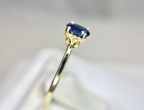 Vintage 14k Yellow Gold Natural Oval Blue Sapphire Solitaire Ring