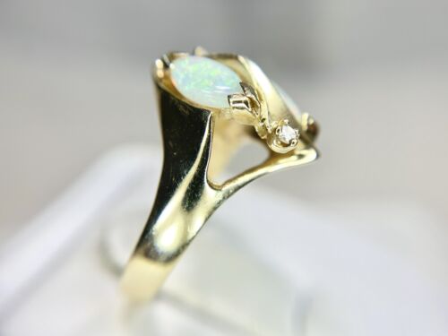 Vintage 14k Yellow Gold Natural Marquise White Opal Round Diamond Ring