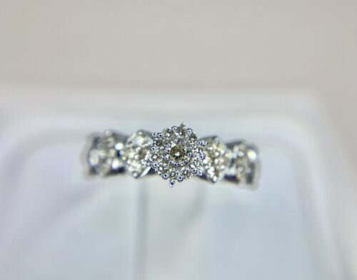 18k White Gold Natural Round Brilliant Diamond Cluster Engagement Ring 1/2 ct