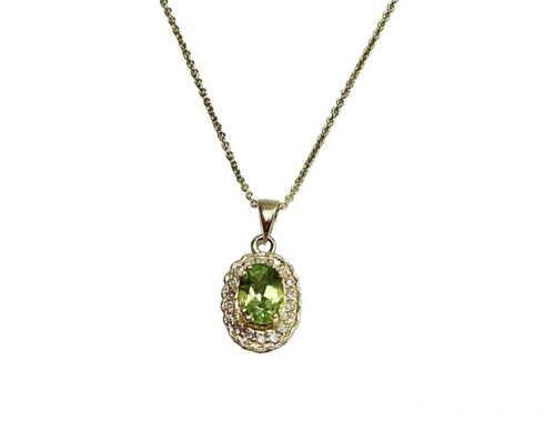 Vintage 14k Yellow Gold Natural Oval Shape Green Peridot Round Diamond Necklace