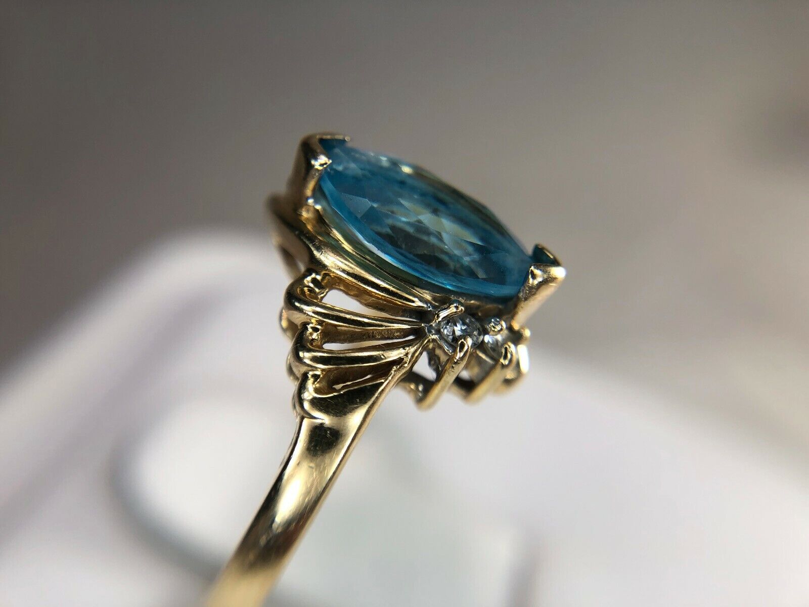 Vintage 14k Yellow Gold Marquise Blue Topaz Round Diamond Ring