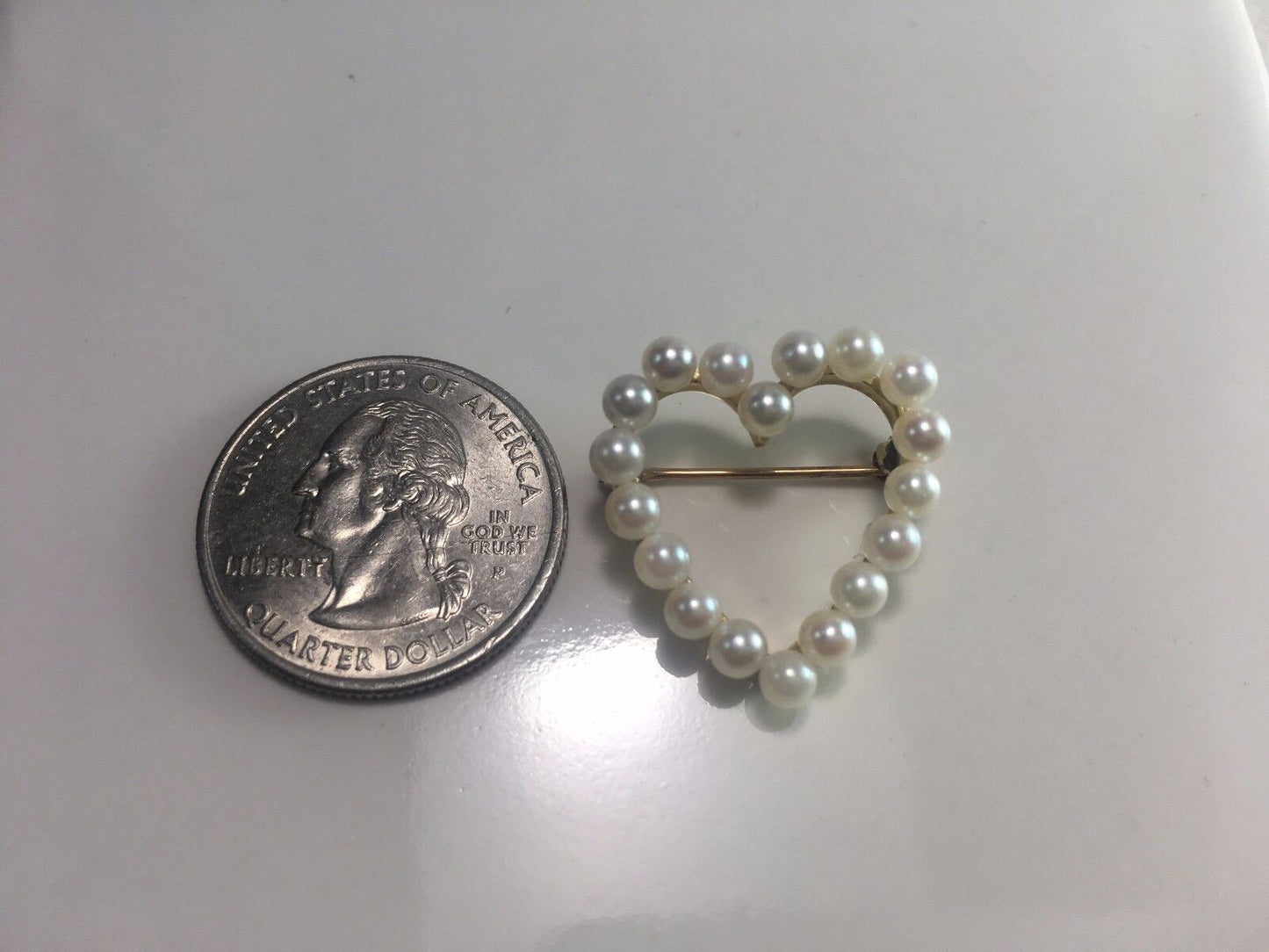 Vintage 14k Yellow Gold White Round Cultured Pearl Heart Brooch Pin