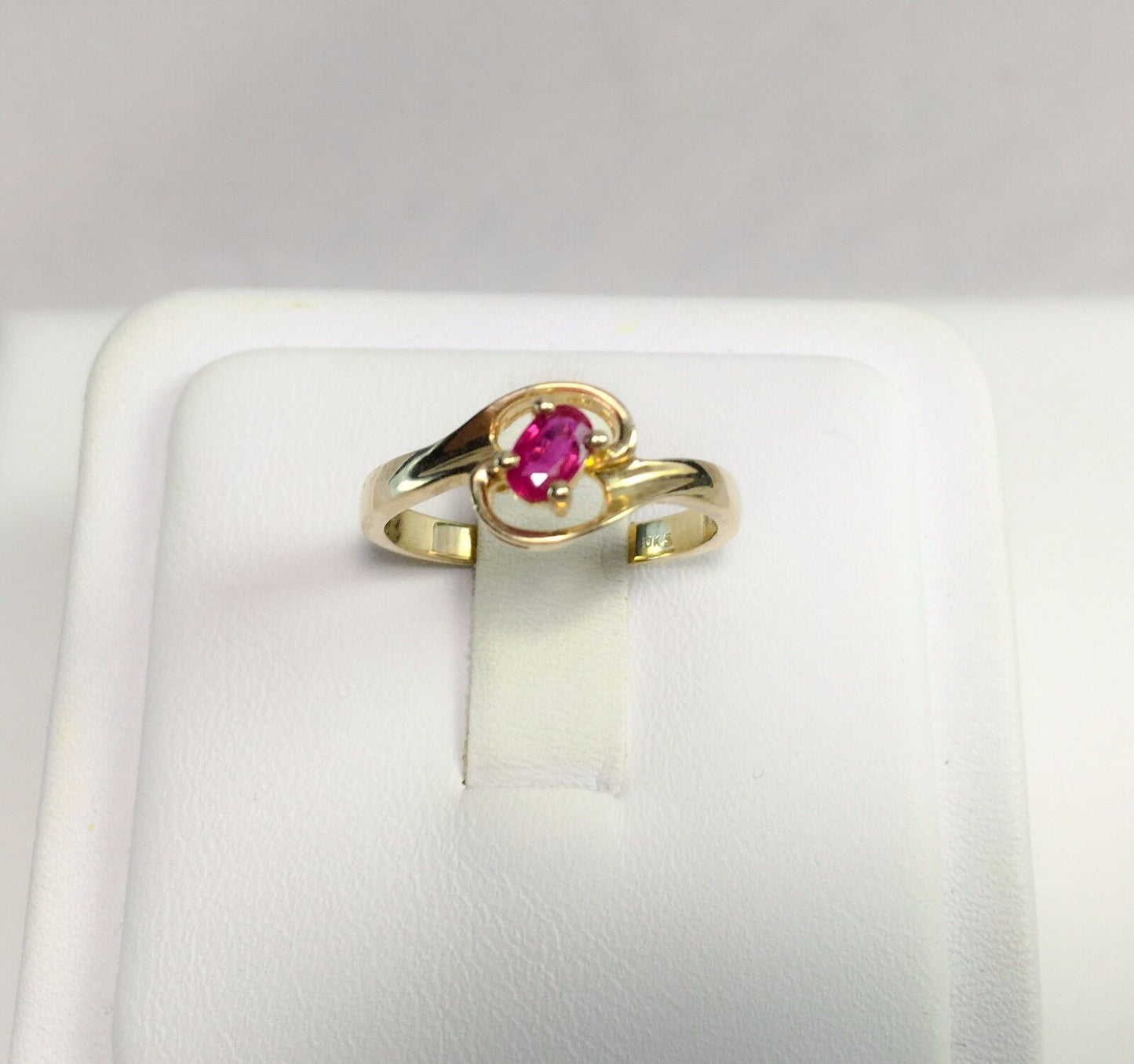 Estate 10k Yellow Gold Oval Shape Pink Tourmaline Solitaire Small Ring