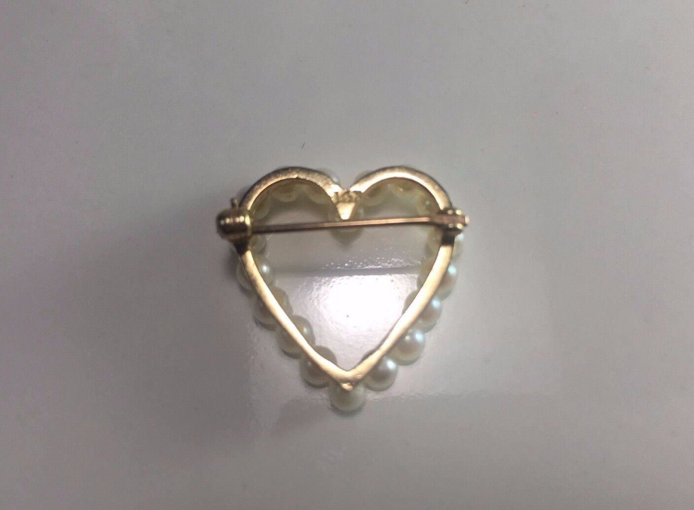 Vintage 14k Yellow Gold White Round Cultured Pearl Heart Brooch Pin