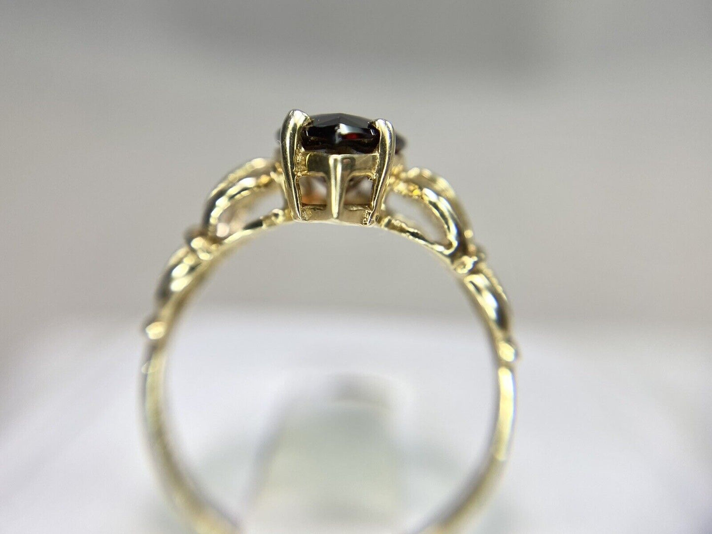 Vintage 14k Yellow Gold Marquise Rhodolite Red Garnet Solitaire Ring