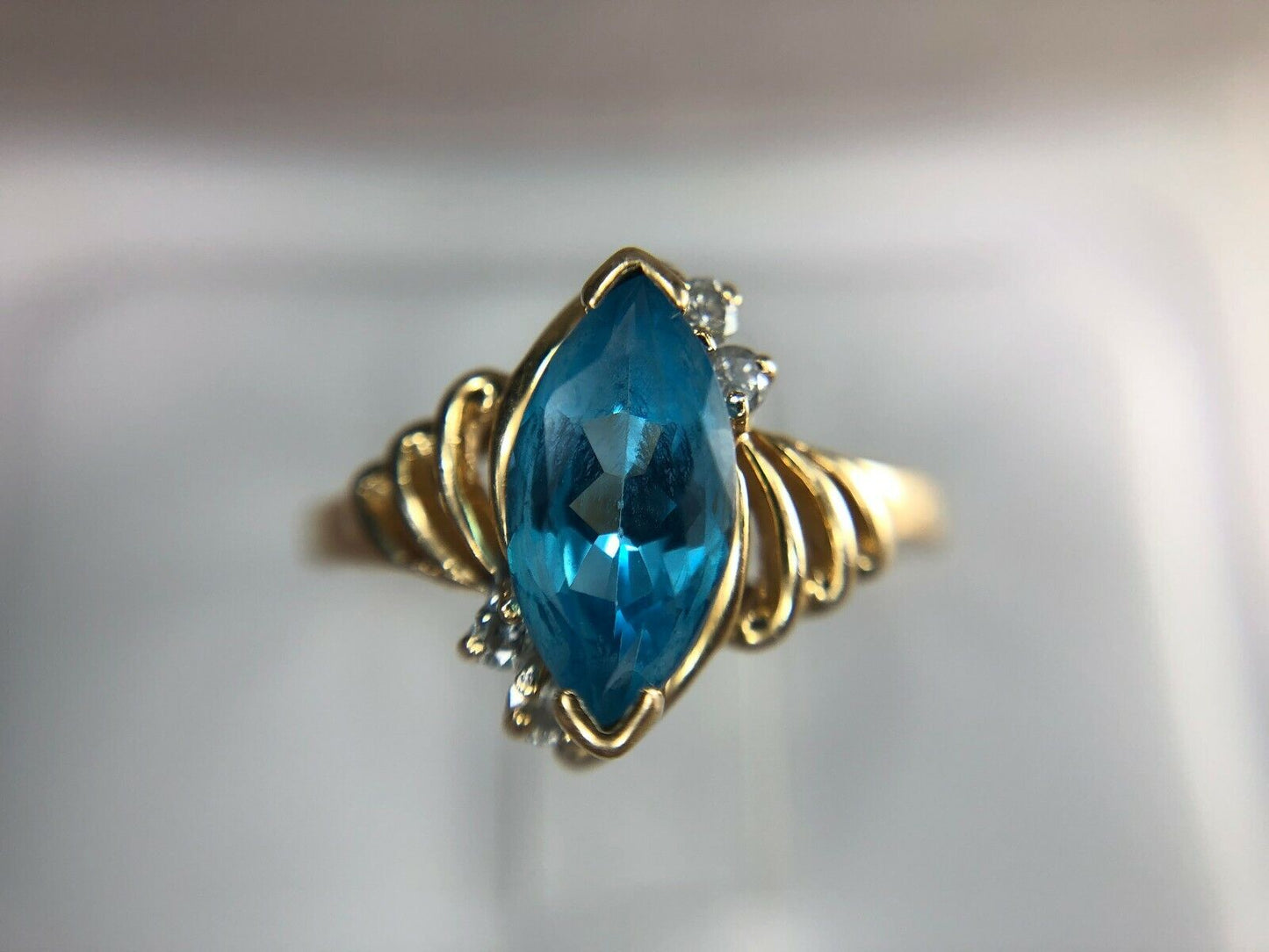 Vintage 14k Yellow Gold Marquise Blue Topaz Round Diamond Ring