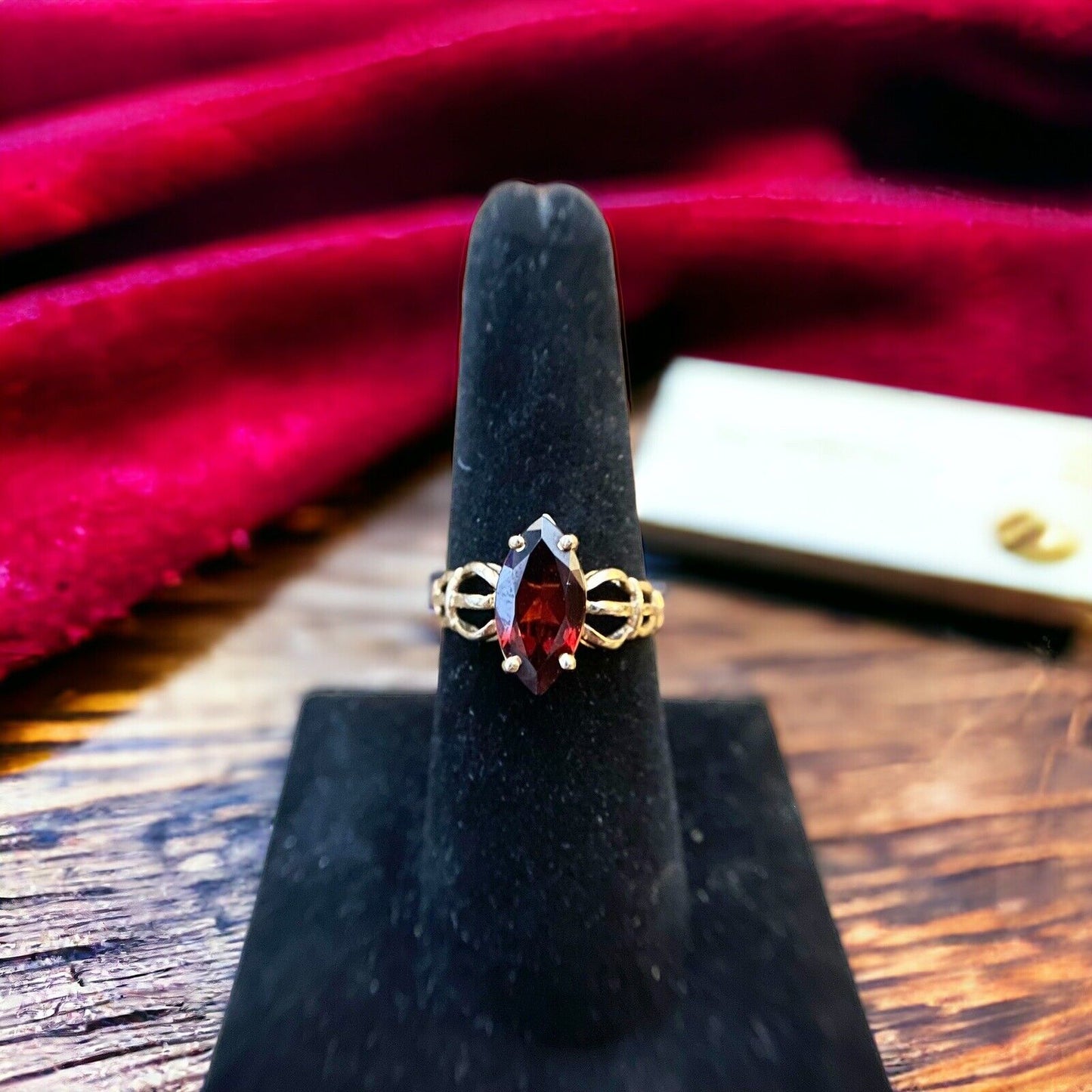 Vintage 14k Yellow Gold Marquise Rhodolite Red Garnet Solitaire Ring