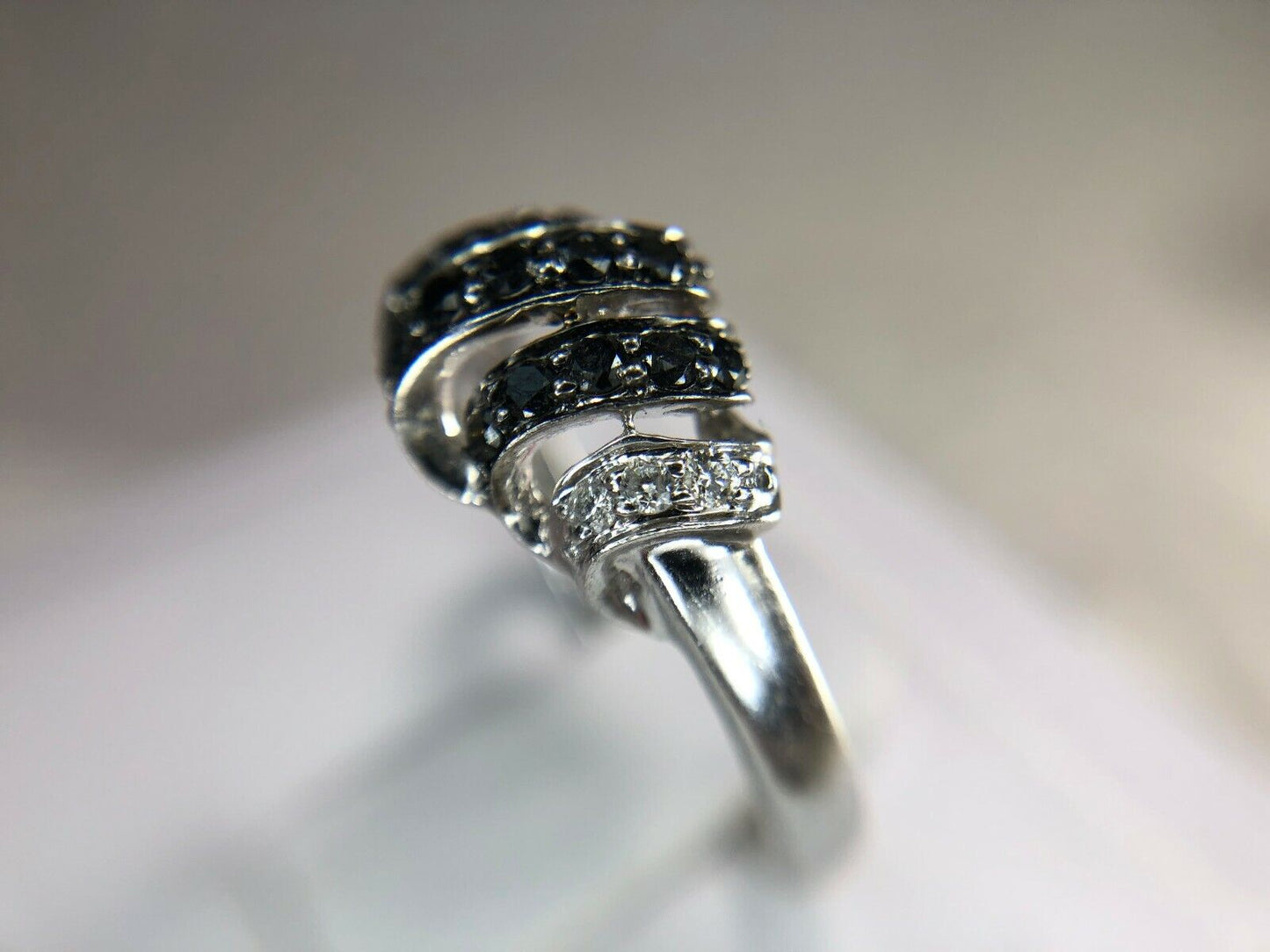 18k White Gold Round Brilliant Black Natural Diamond Cocktial Ring 1/3 Carat