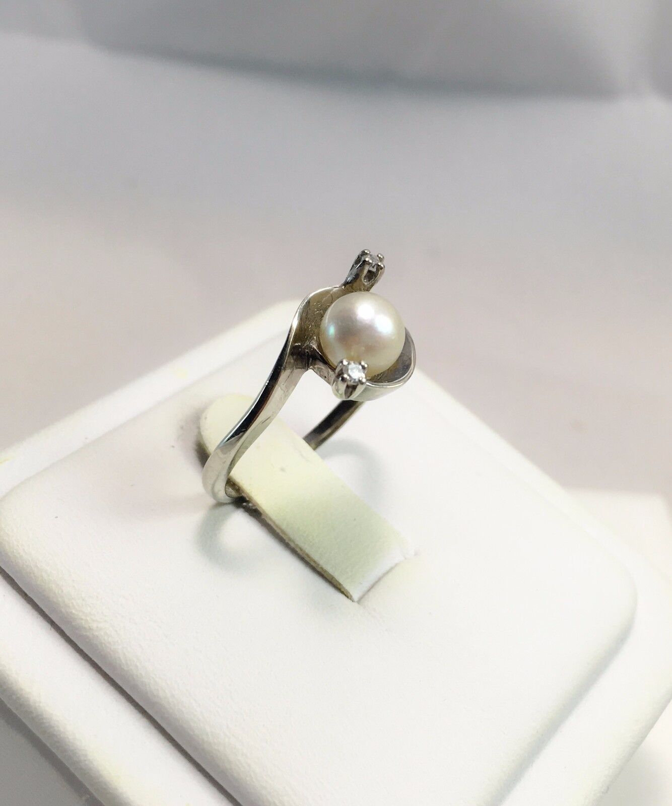 Estate Vintage Antique 10k White Gold White Cultured Pearl Round Diamond Ring