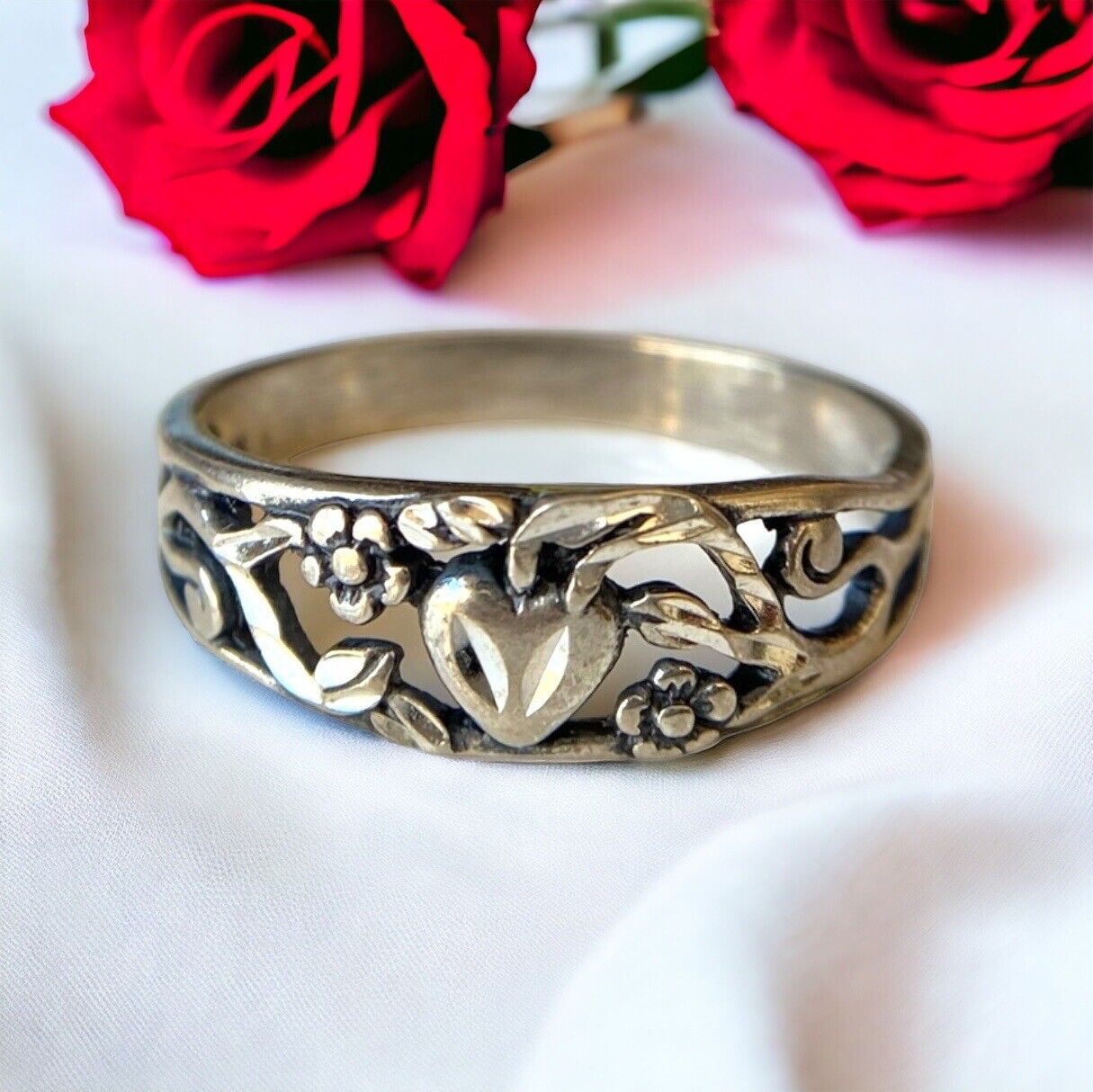 Vintage Sterling Silver Heart Shape Vine Flower Design Ring Size 11