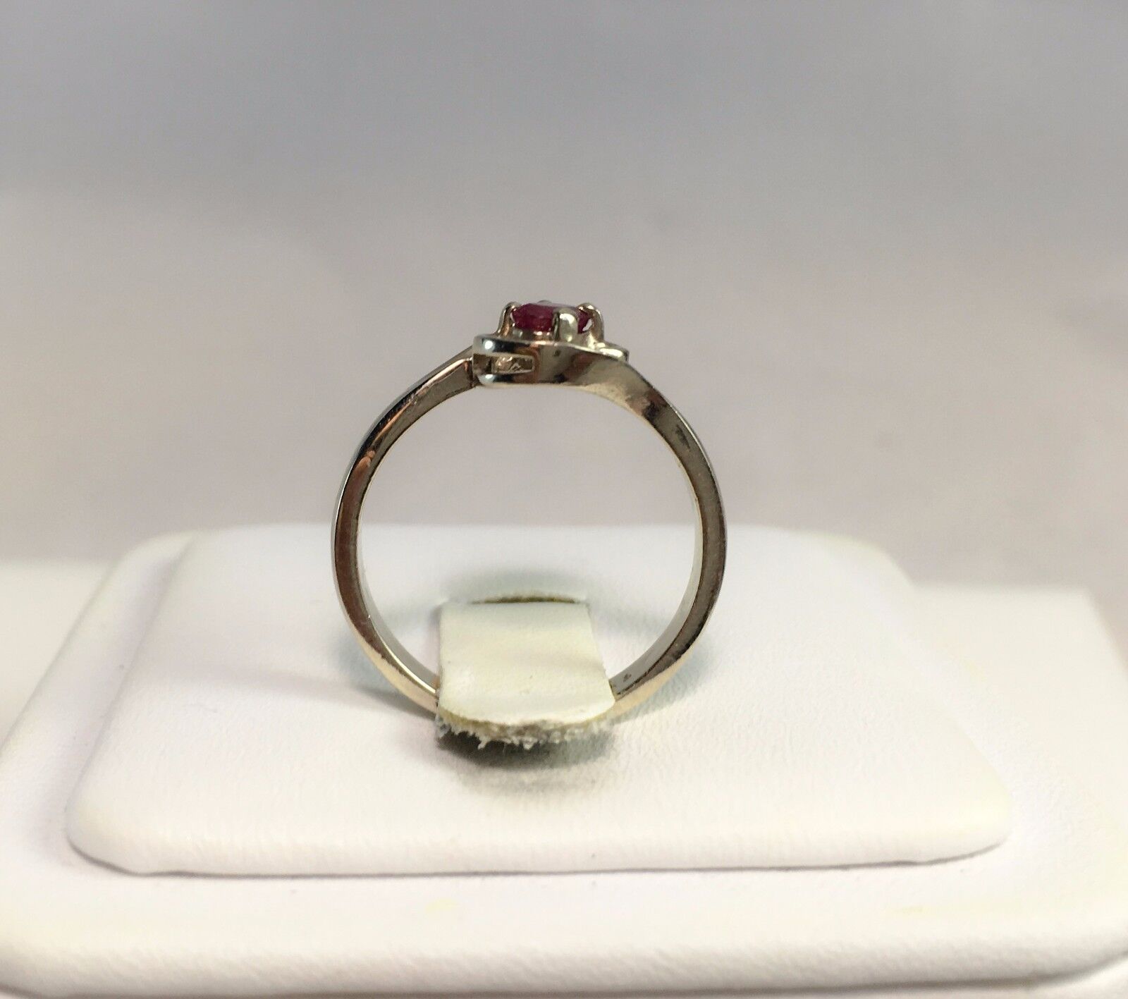 Estate 10k White Gold Oval Shape Pink Tourmaline Small Solitaire Ring 1/4 Ct