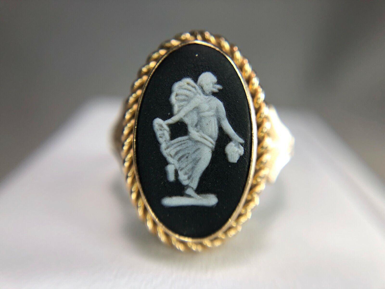 Vintage Retro 14k Yellow Gold Black Greek Cameo Cocktail Ring