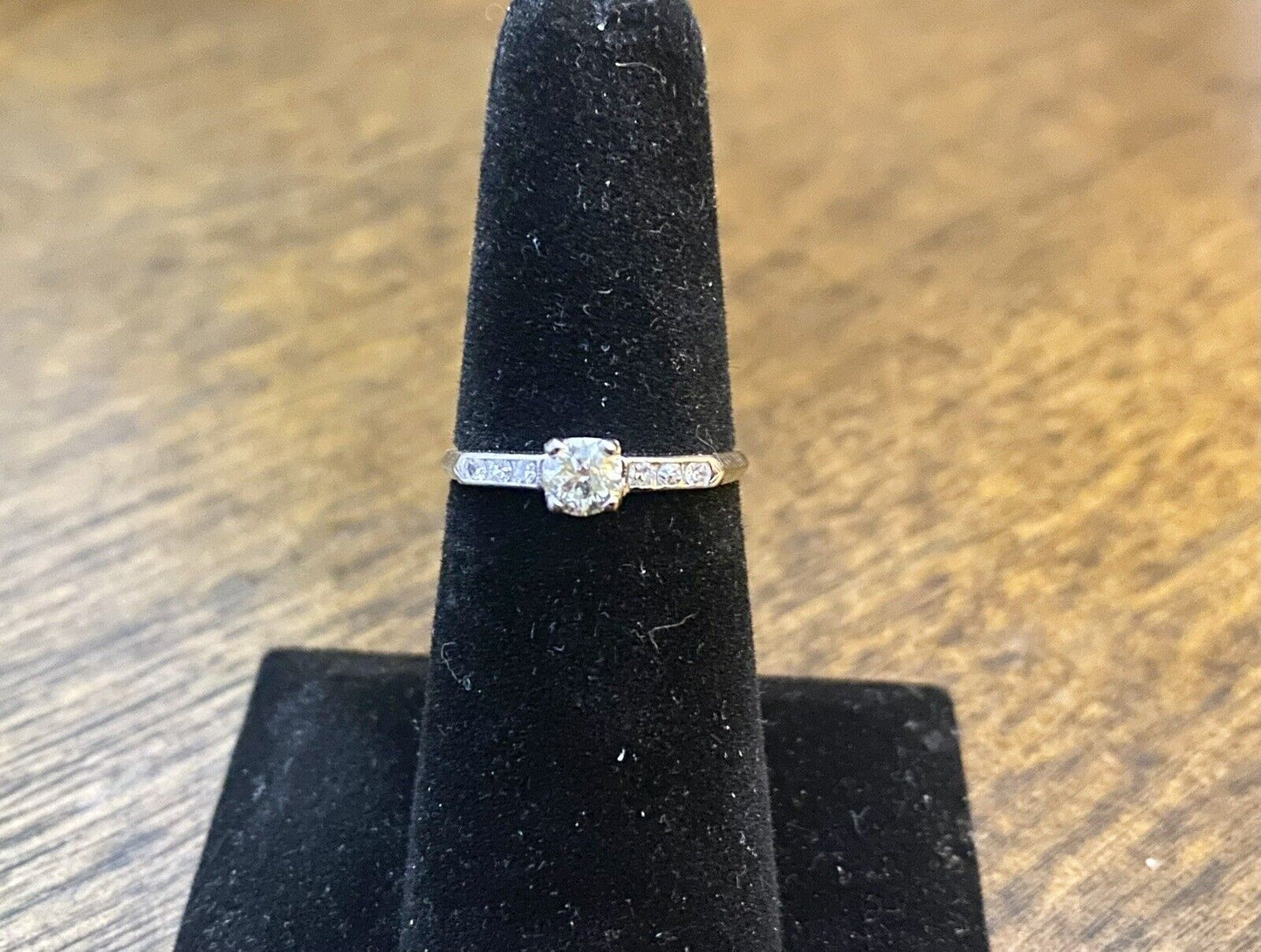 Vintage Art Deco 18k White Gold Natural Round Diamond Engagement Ring