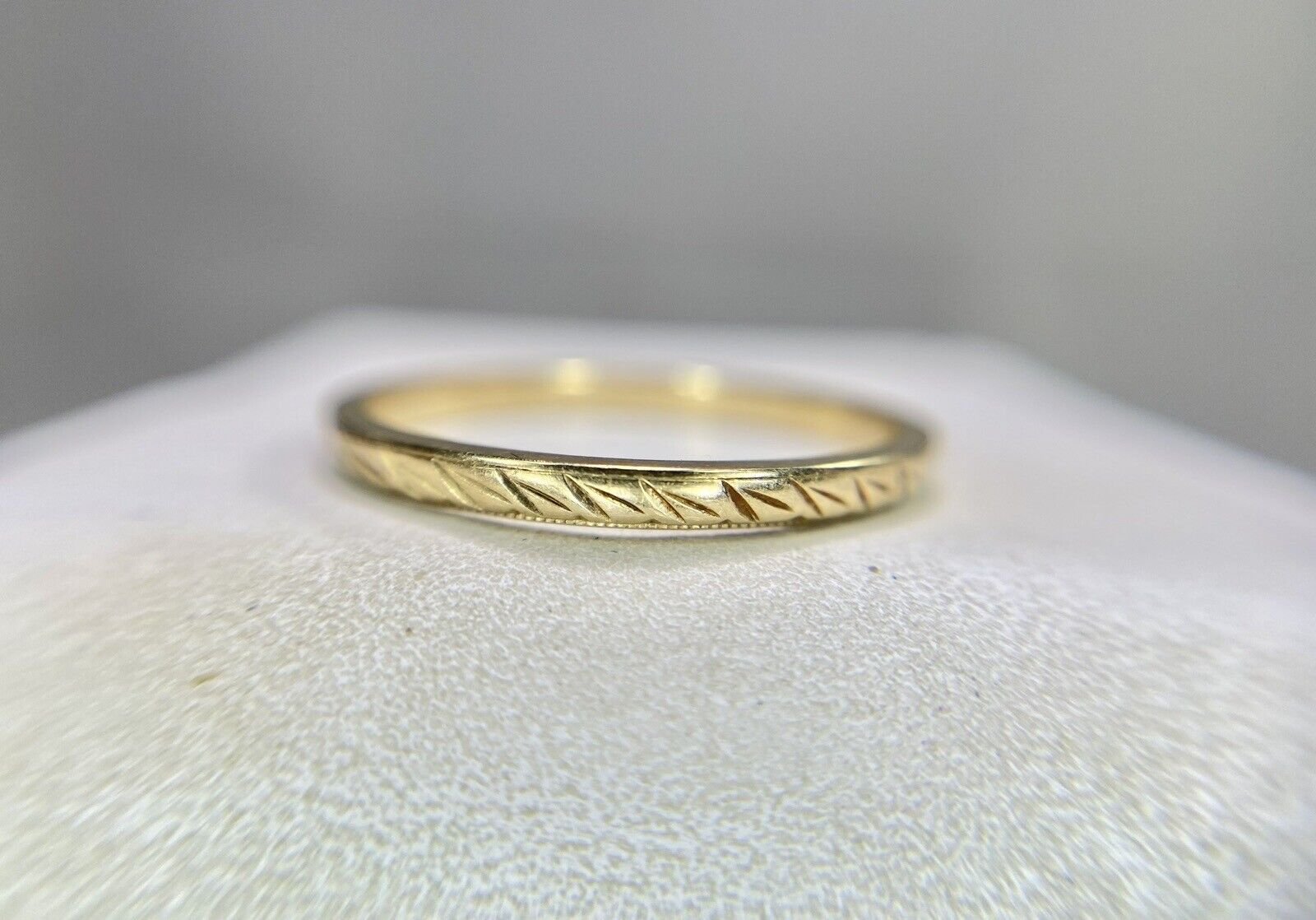 Vintage Art Deco 14k Yellow Gold Classic Thin Wedding Band Ring