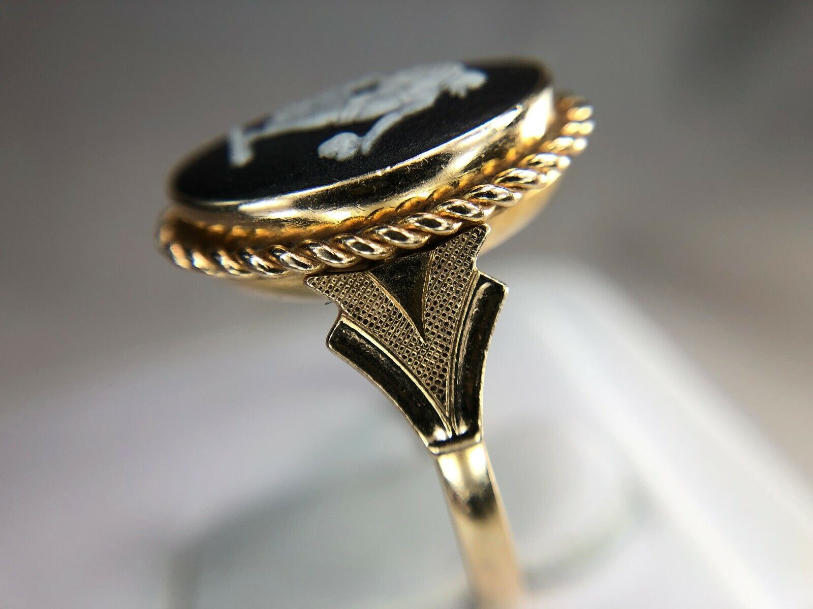 Vintage Retro 14k Yellow Gold Black Greek Cameo Cocktail Ring