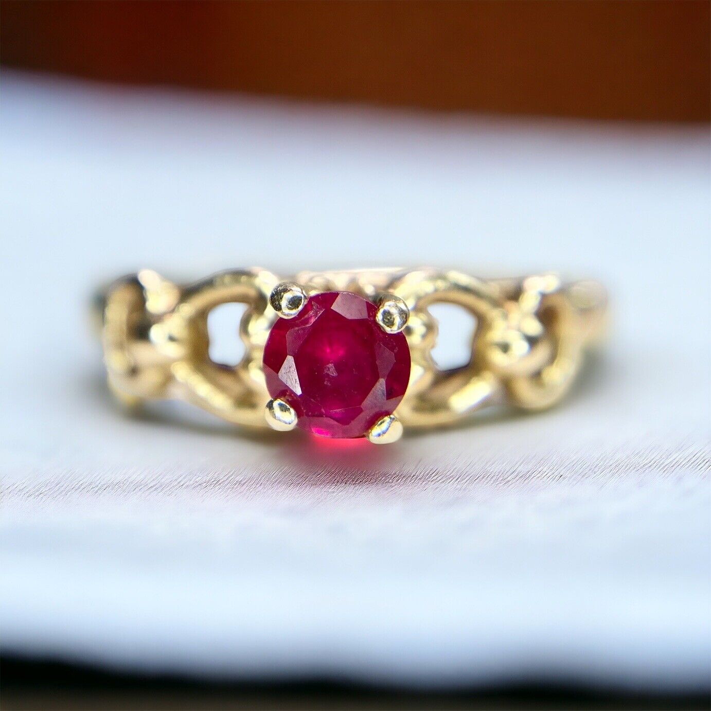 Vintage Retro 14k Yellow Gold Natural Round Red Ruby Small Solitaire Ring