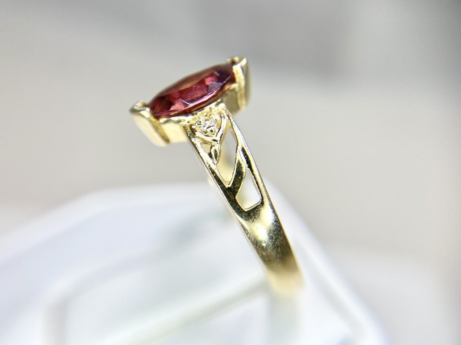 Vintage 14k Yellow Gold Natural Marquise Rhodolite Garnet Round Diamond Ring