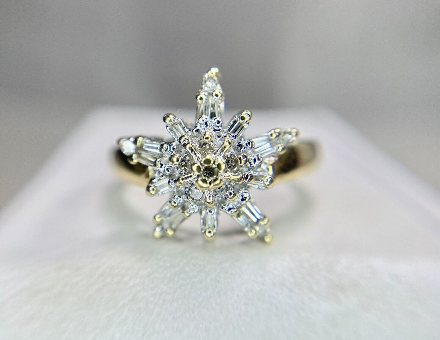 Vintage 10k Yellow Gold Natural Round Baguette Diamond Star Cocktail Ring