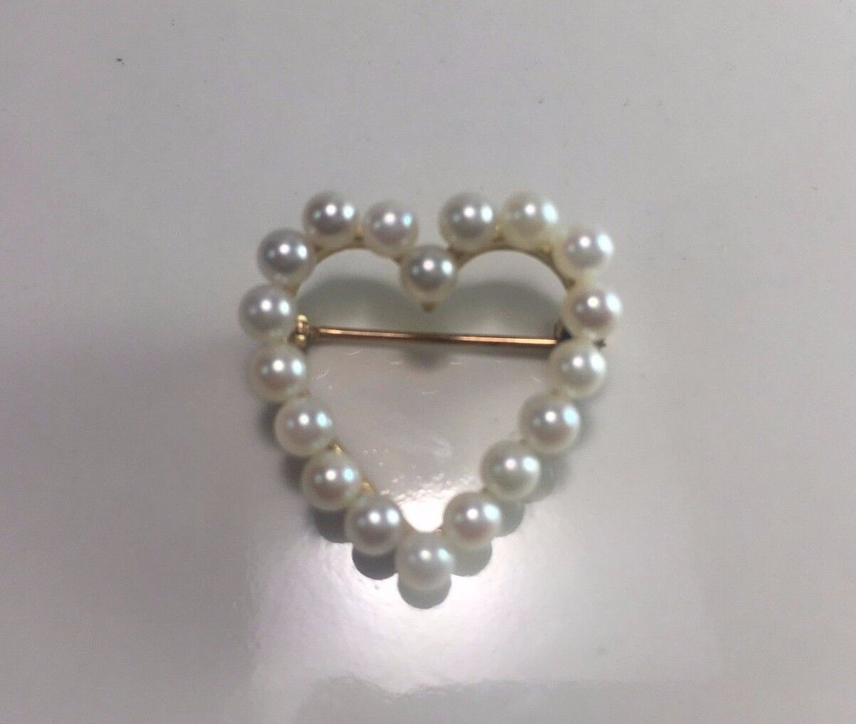 Vintage 14k Yellow Gold White Round Cultured Pearl Heart Brooch Pin