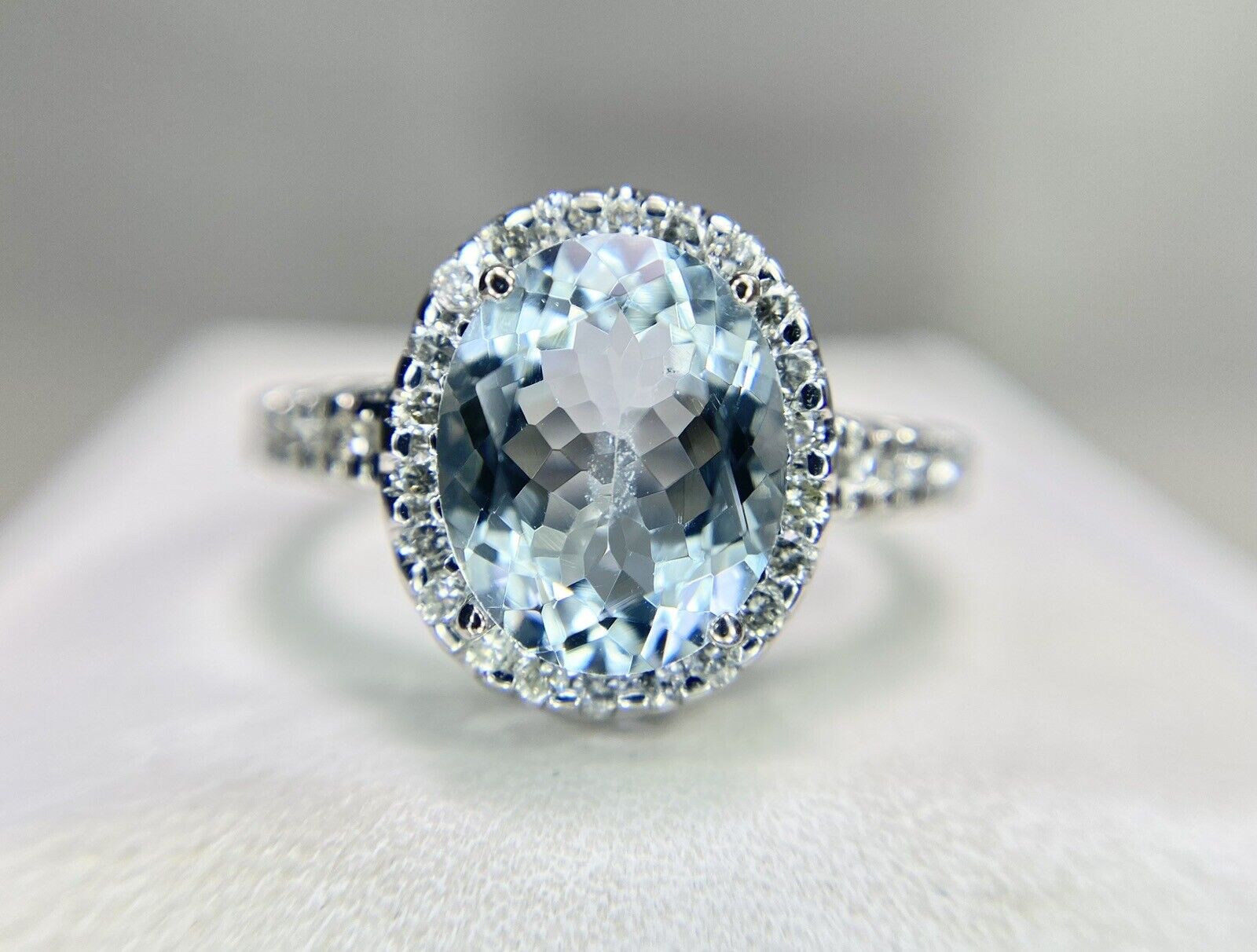 Vintage 14k White Gold Oval Blue Aquamarine Round Diamond Halo Ring