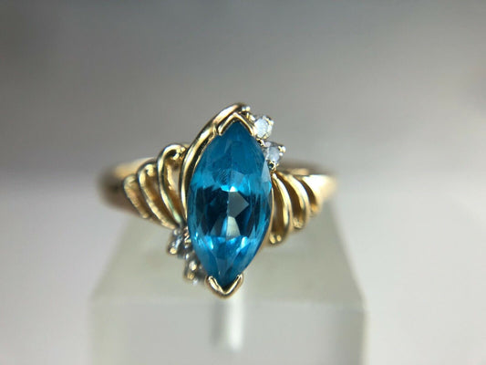 Vintage 14k Yellow Gold Marquise Blue Topaz Round Diamond Ring