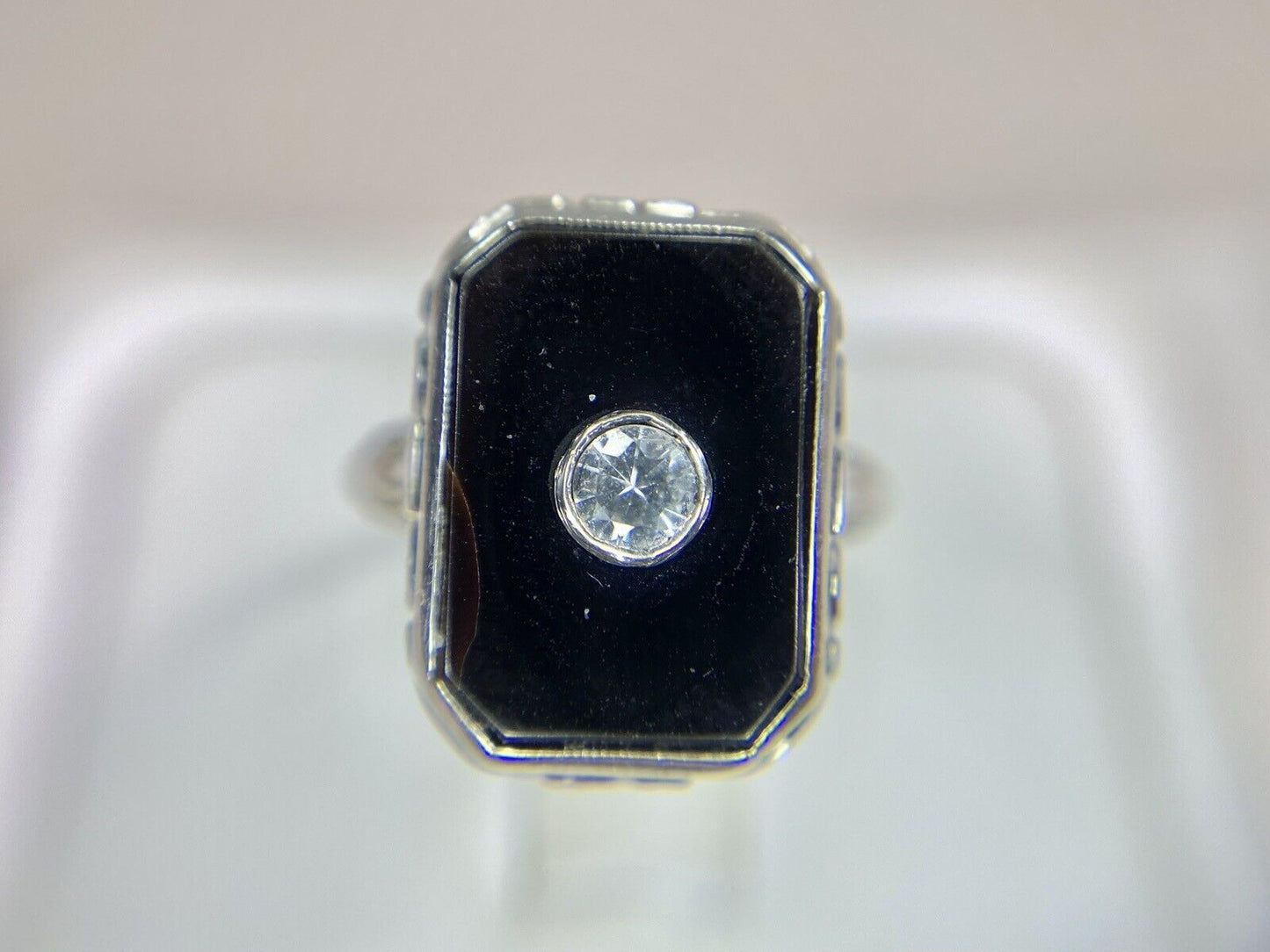 Vintage Art Deco 18k White Gold Sapphire Black Onyx Filigree Cocktail Ring