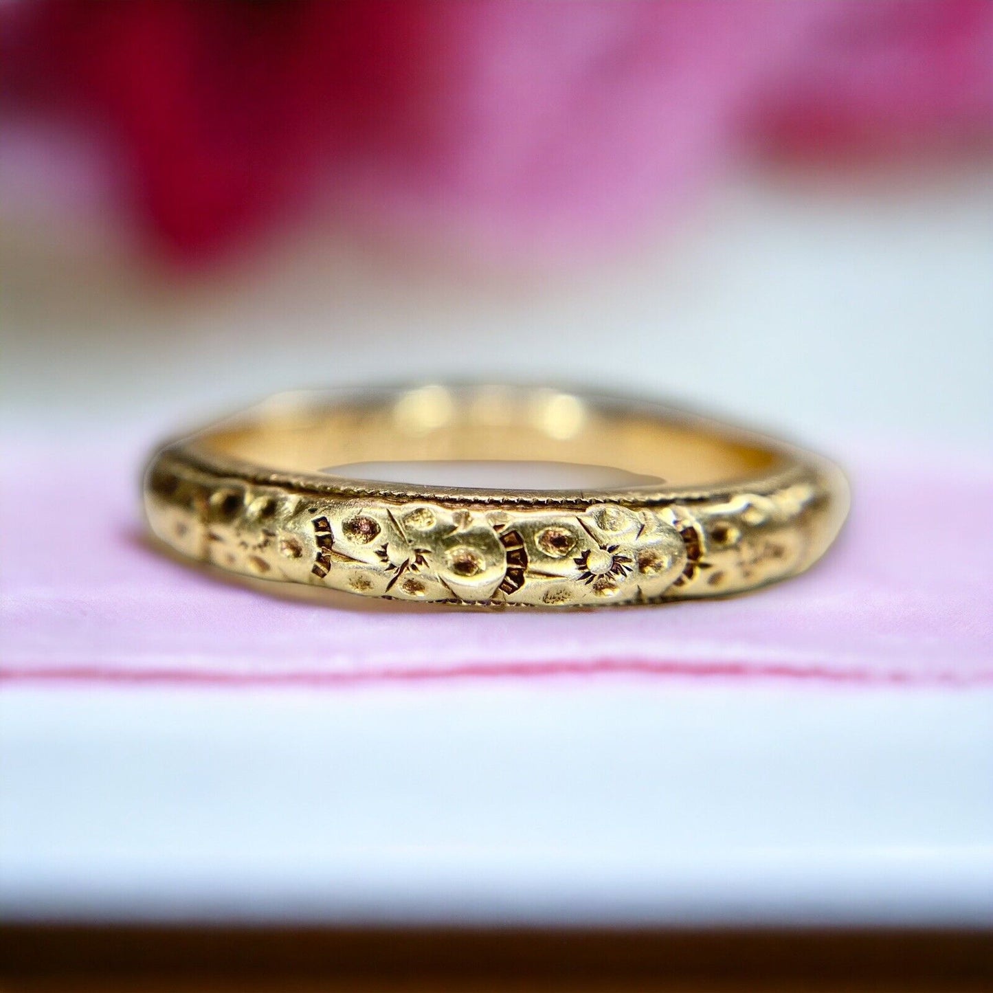 Vintage Art Nouveau 14k Yellow Gold Classic Engraved Flower Wedding Band Ring