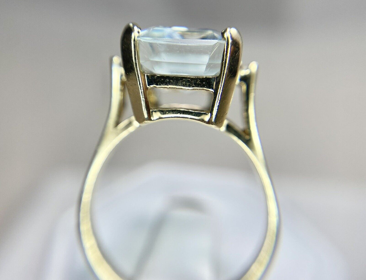 Vintage 10k Yellow Gold Emerald Cut Aquamarine Round Diamond Ring