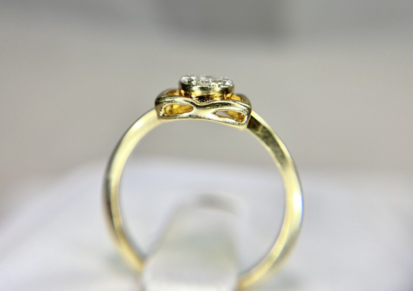 18k Yellow Gold Natural Round Diamond IGI Certified Small Cluster Ring