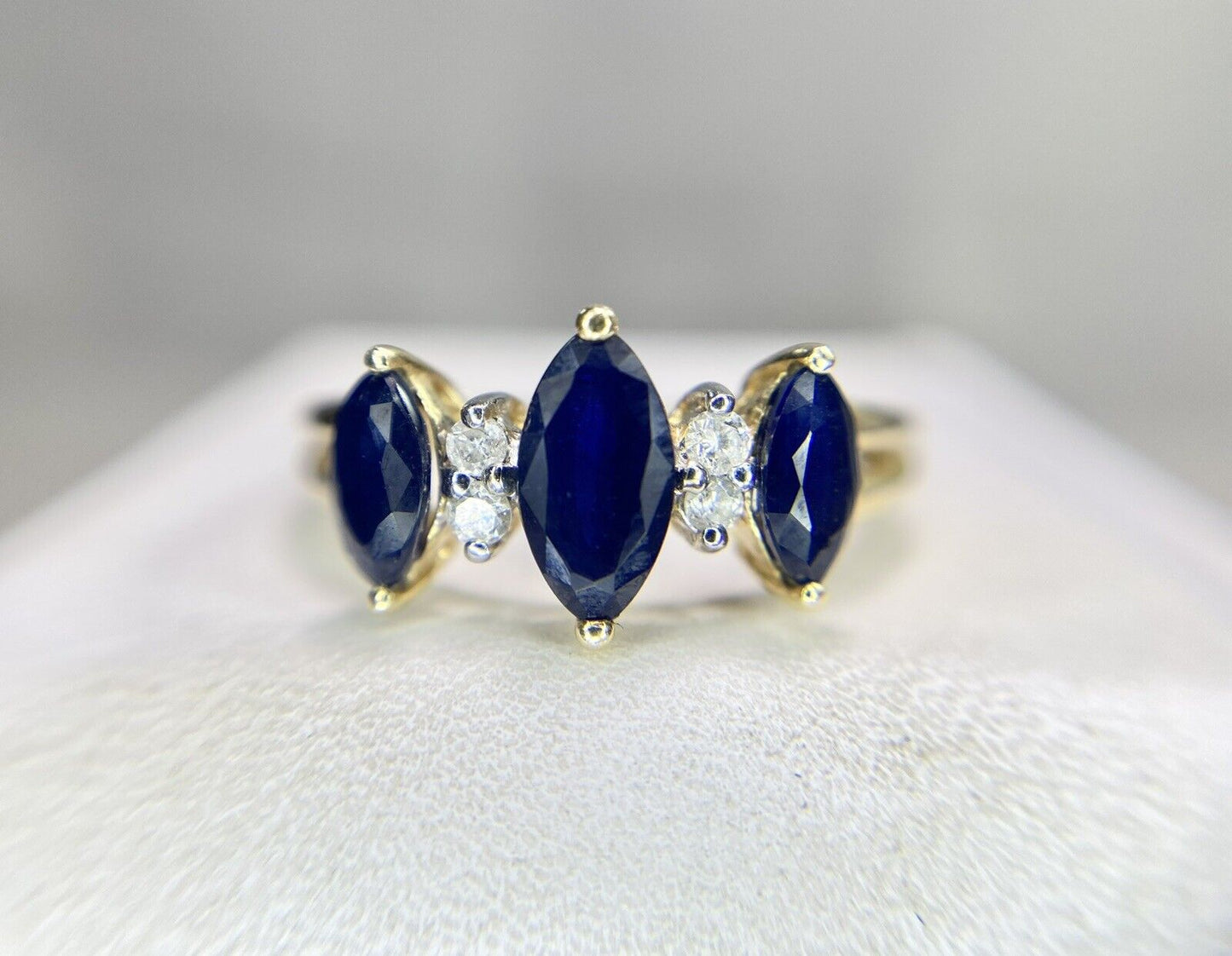 Vintage 14k Yellow Gold Natural Marquise Blue Sapphire Round Diamond Ring