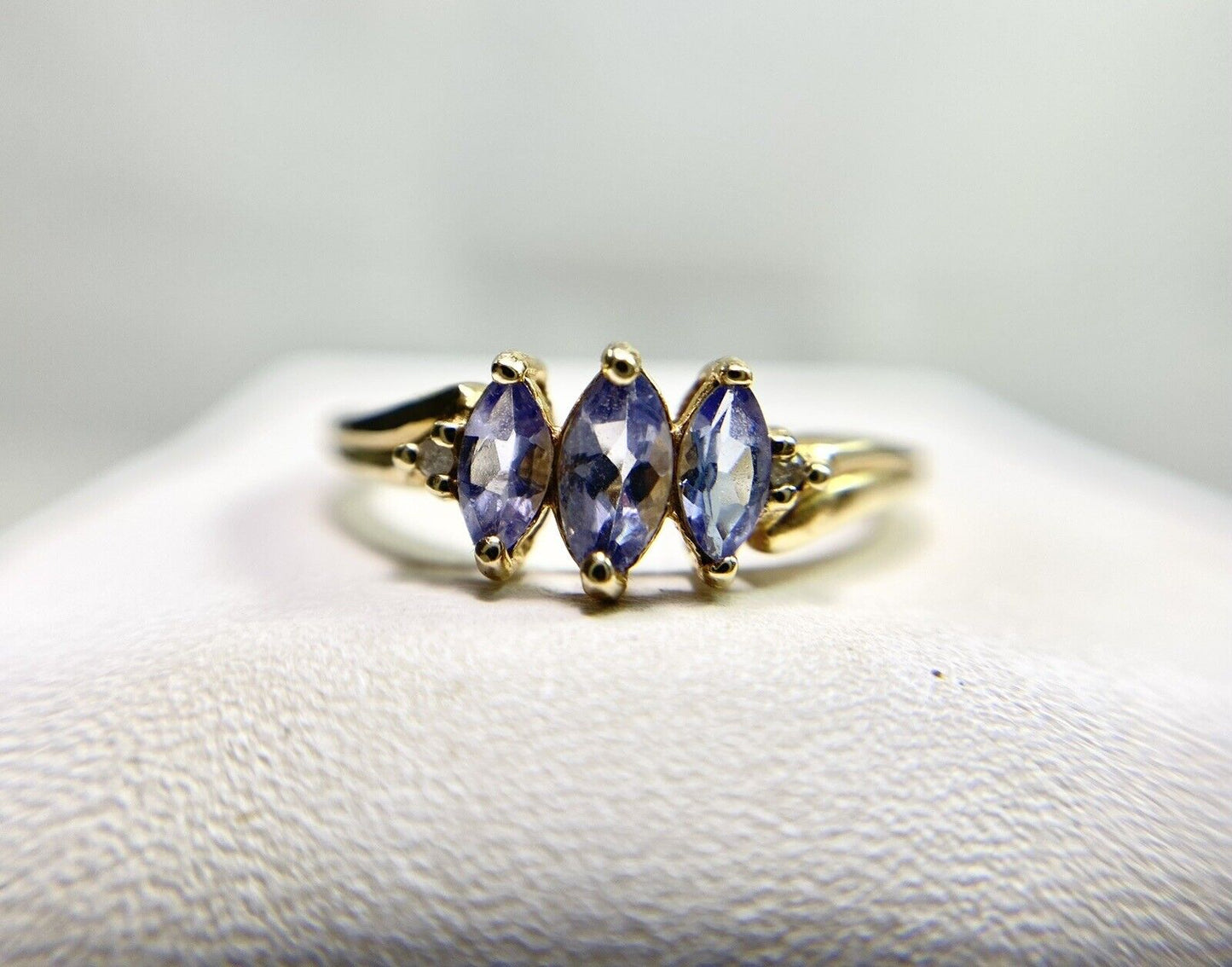 Vintage 10k Yellow Gold Signed Marquise Tanzanite Round Diamond Ring