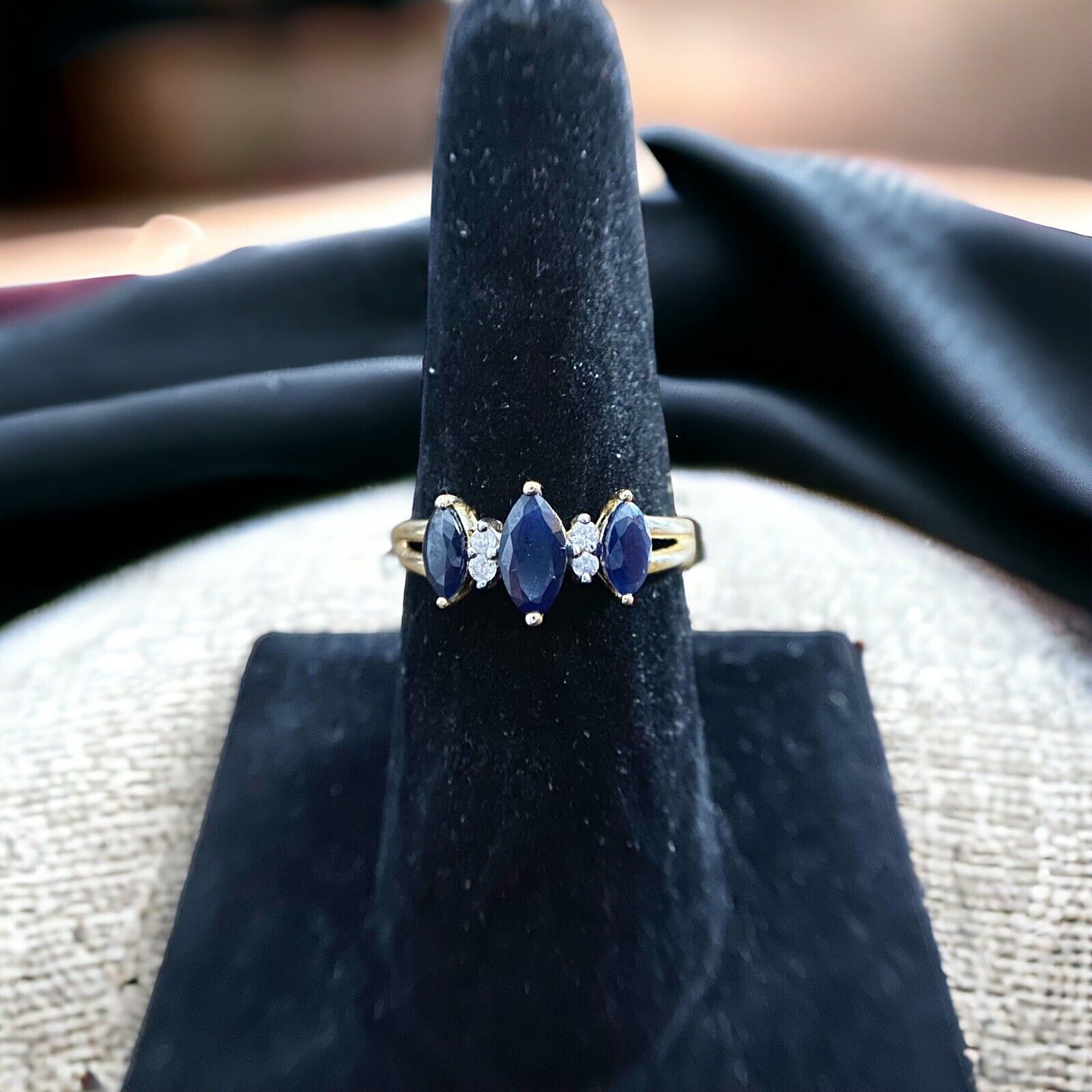 Vintage 14k Yellow Gold Natural Marquise Blue Sapphire Round Diamond Ring